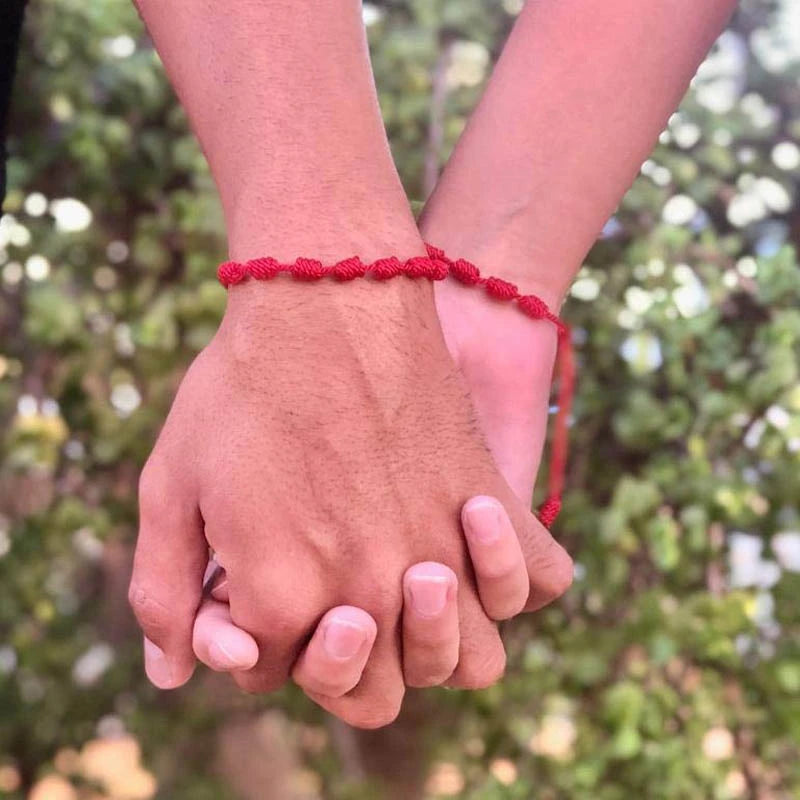 Pulseira Vermelha dos 7 Nós (2).webp__PID:dce7a32a-dd26-44c1-8d53-bad2eecab219